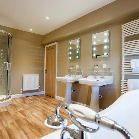 Hotel Blue Bell Country 4*