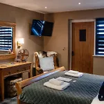 Blue Bell Country Hotel Arkendale