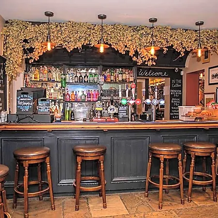 Blue Bell Country Hotel Arkendale