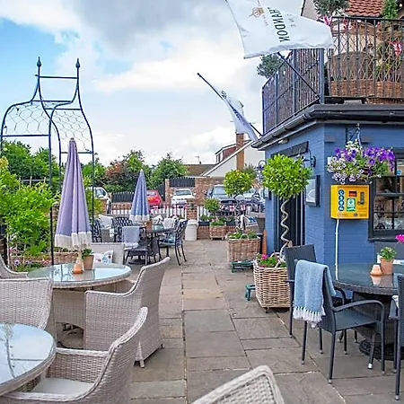 Hotel Blue Bell Country 4*