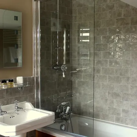 Blue Bell Country Hotel Arkendale